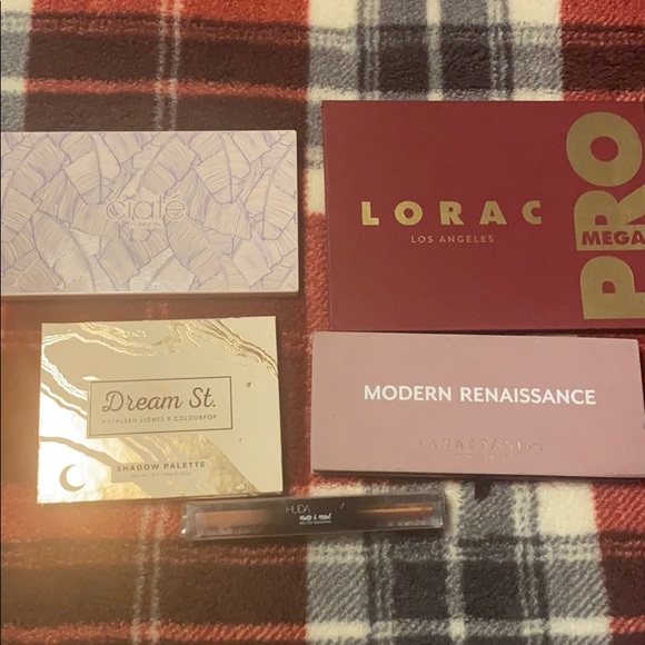 Eyeshadow Bundle - Picture 1 of 11